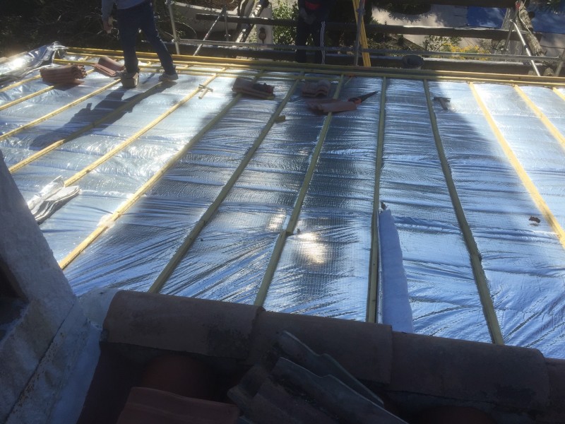 Pose d une isolation mince a Cuers près de Solliès pont