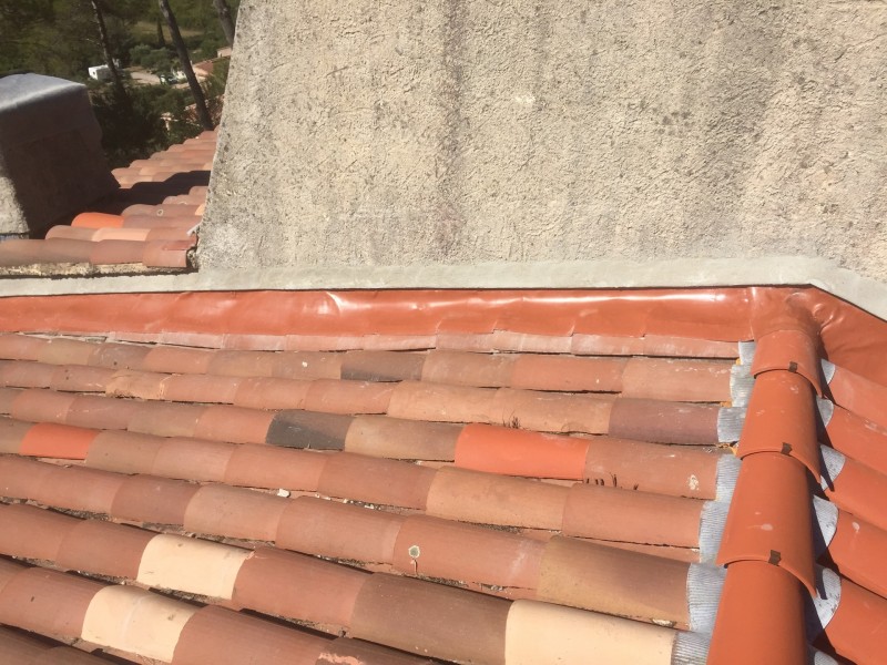 Pose de solin bati a Toulon près de la Valette