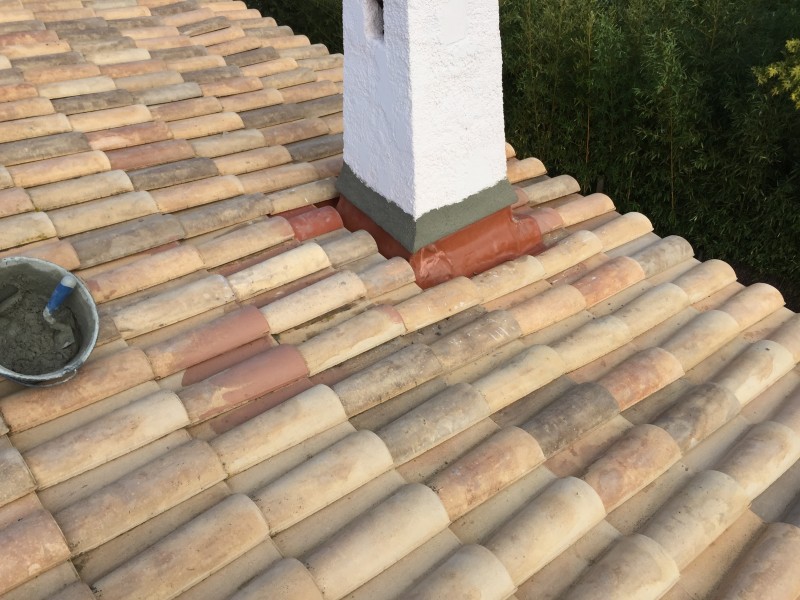 Oui, il est généralement possible de retirer une cheminée dans une maison située à Bormes-les-Mimosas, près du Lavandou