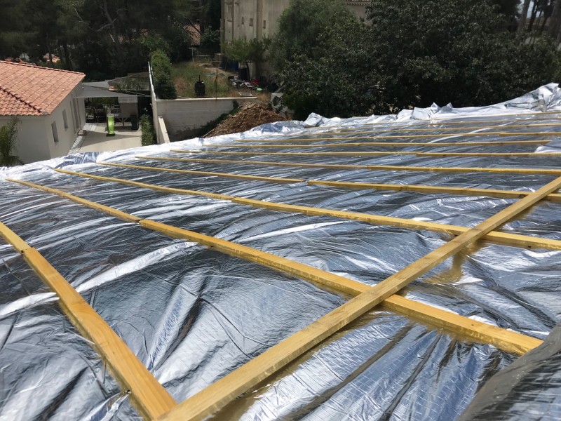 Isolation des combles avec isolant mince a la Farlède près de la Crau Var