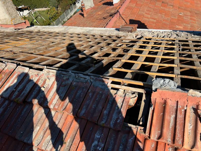 Couvreur charpentier zingueur a Hyères les palmiers près de Gien