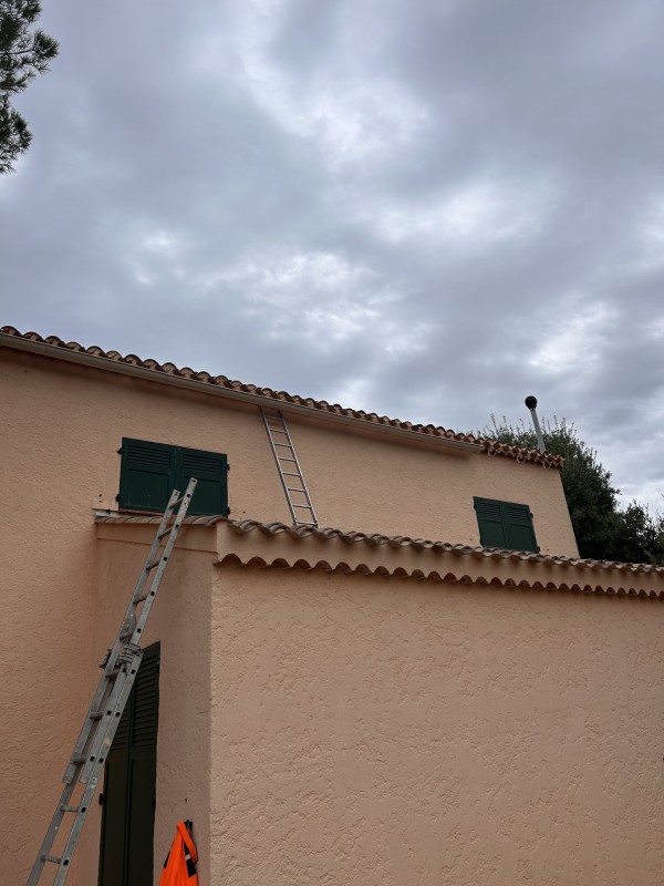 Nettoyage de gouttières a la Valette du Var près de Toulon