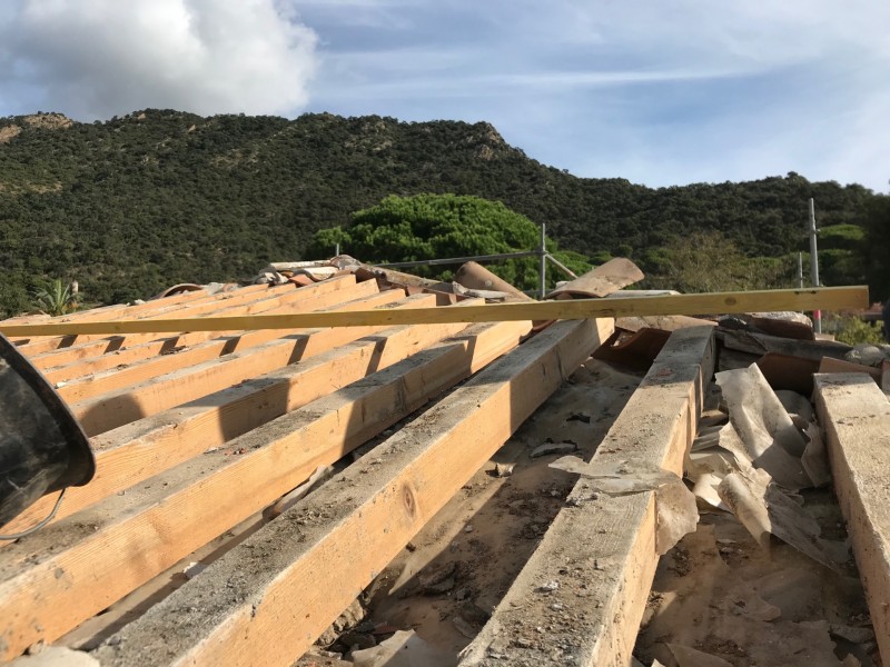 Traitement de charpente par injection pulvérisation a Sollies Toucas près de Belgentier