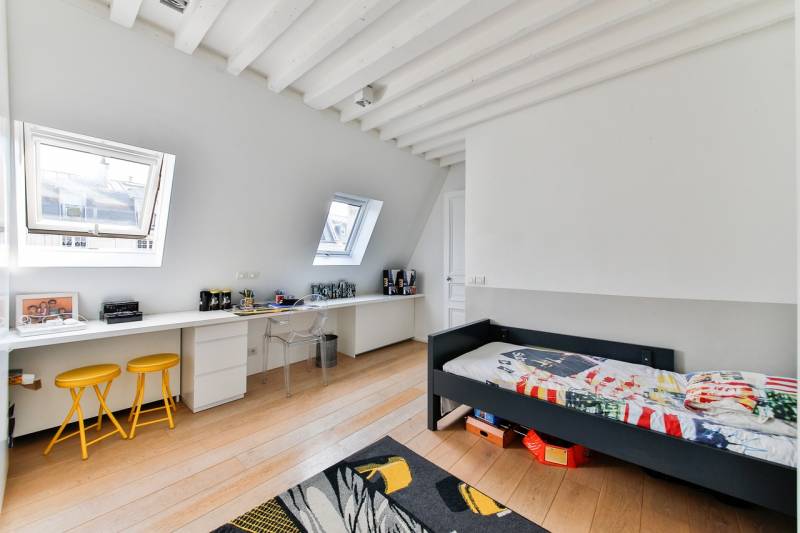 Quels outils utiliser pour reboucher fissures et trous avant peinture sur le Golfe de St Tropez ?